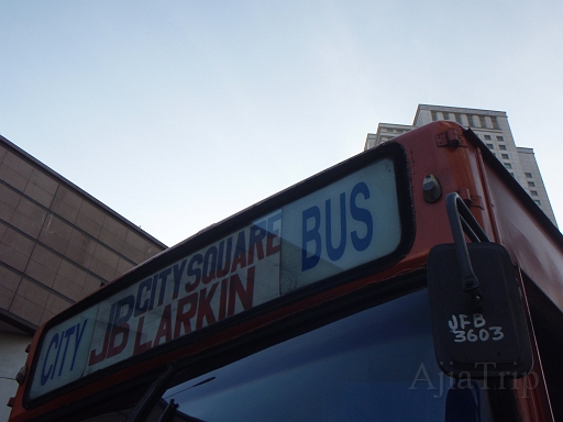 To Larkin.JPG - �s������ړ�